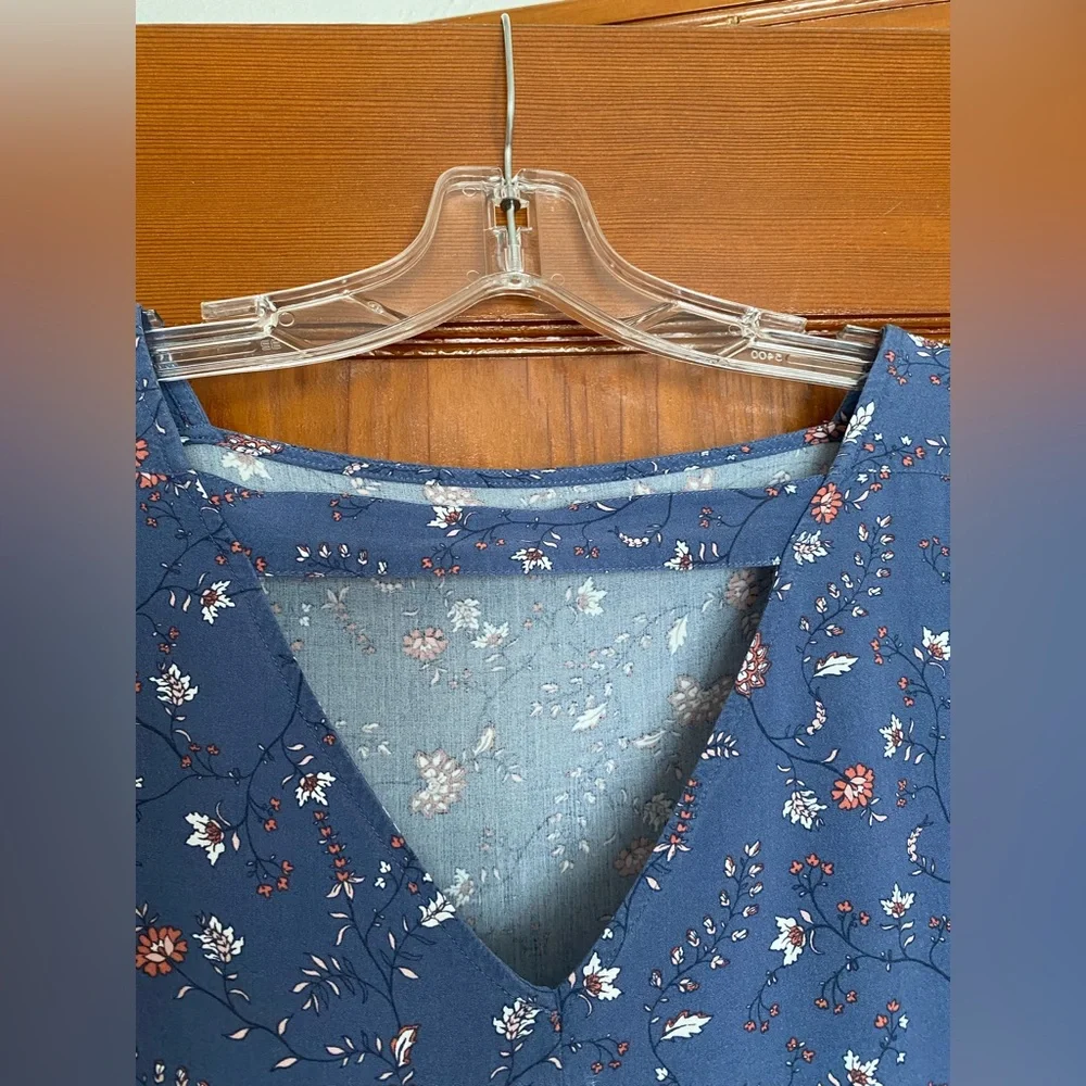GAP Blue Floral Pattern Dress - Picture 3 of 10